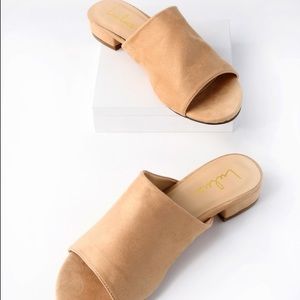 Lulu’s Deidra Nude Suede Mules